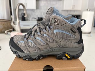 Women’s 6.5 Merrell Moab 3 Mid Waterproof