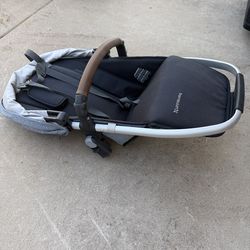 Uppa baby seat for double vista stroller and adaptors for bottom