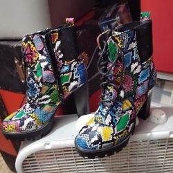 YI-KO Boots Size 9