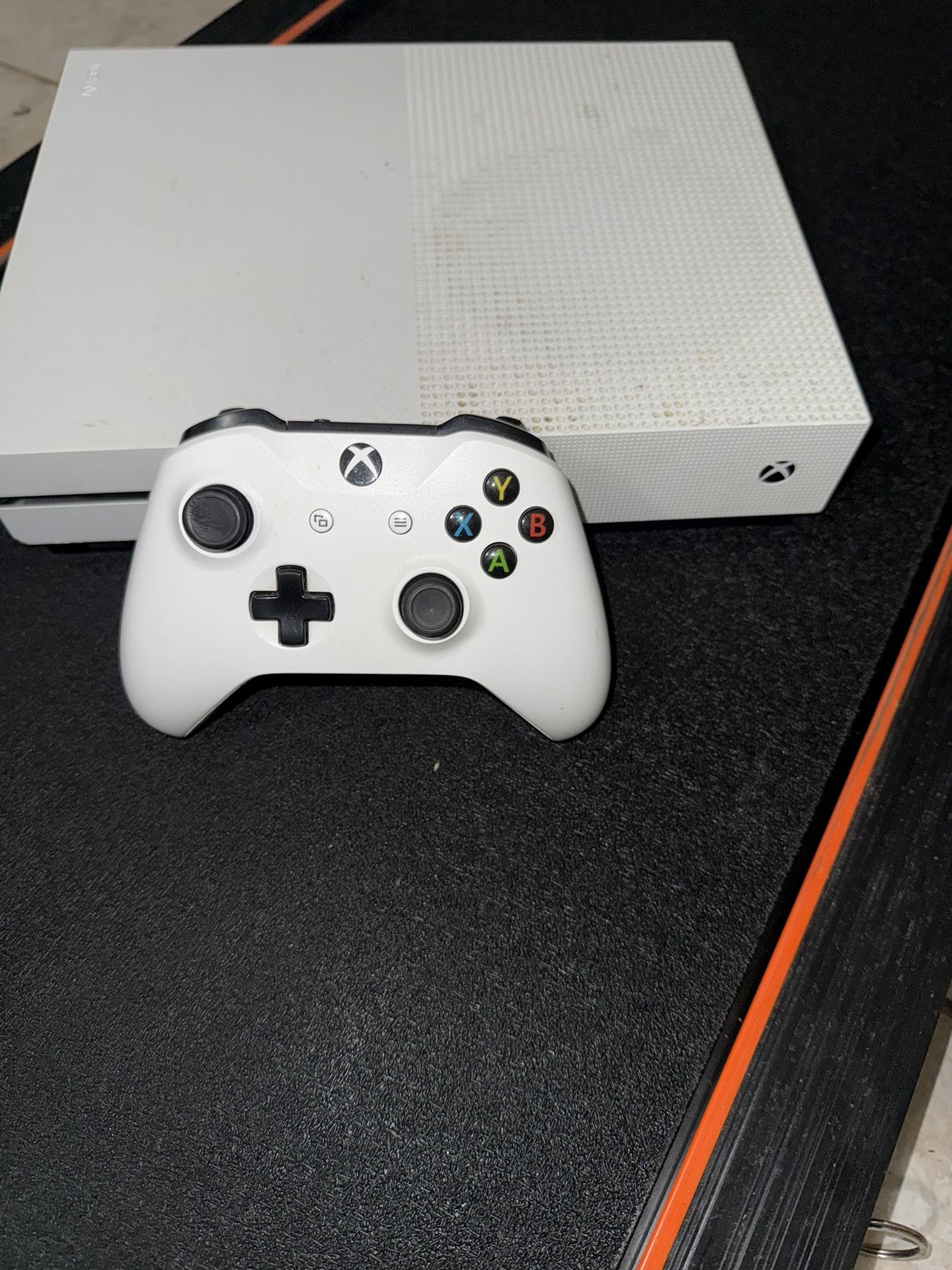 Xbox One S with white Xbox wireless controller