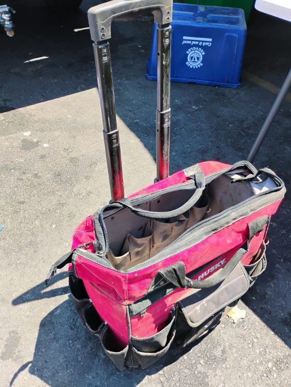 husky bag on wheels $60