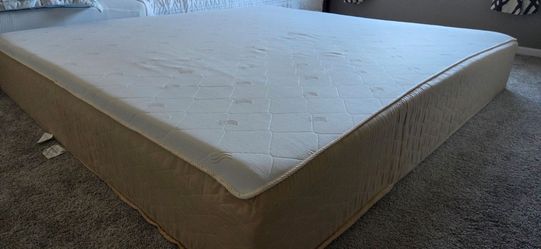 Memory Foam King Mattress with Base — Must Pick ip