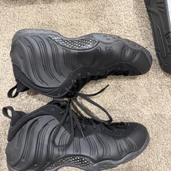 All Black Foamposites size 13