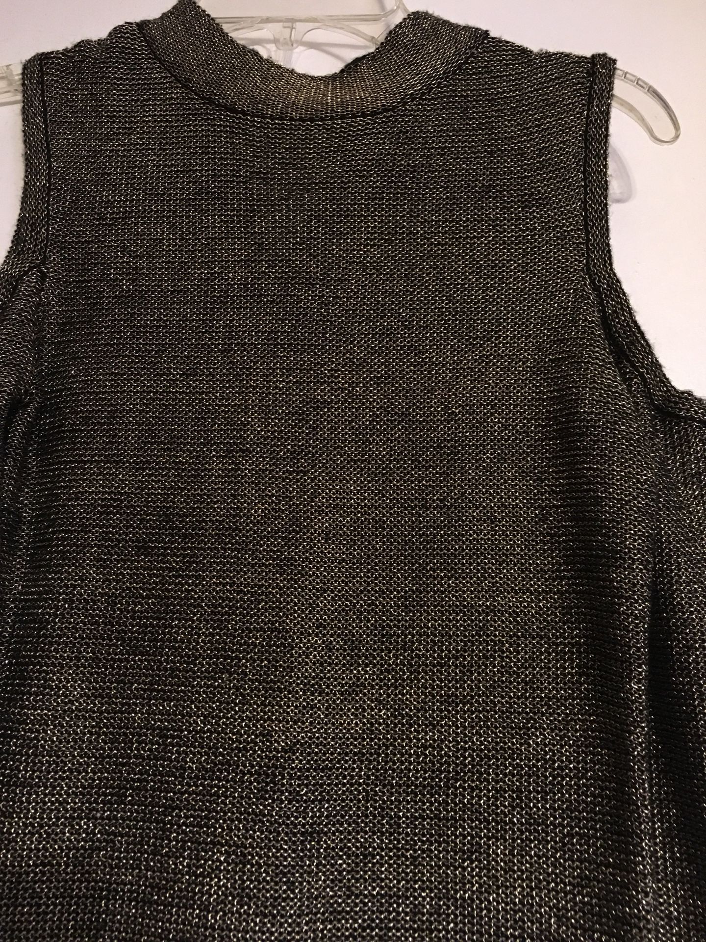 GB dress only wore once. Size xs stretches a little bit. Black , gold