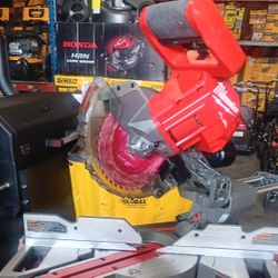 MILWAUKEE M18 CORDLESS FUEL BRUSHLES 7 1/4 IN MITER SAW 