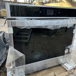 Whirlpool- Single Electrical Wall Oven