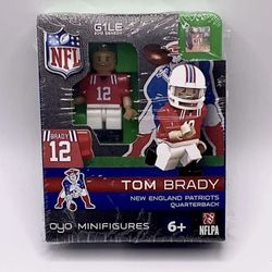 Tom Brady OYO Minifigure. RARE!! Throwback Uniform!