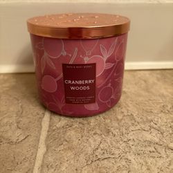 Bath & Body Works “Cranberry Woods” 3-Wick Candle 14.5 oz, 411 g (NEW, NEVER USED)