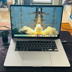 Apple MacBook Pro 16” 2019 2.6Ghz 6-Core i7 32GB 500GB Radeon Pro 5300M -BAD Camera