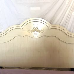 Queen White Headboard Clean Modern Style pick up today!!