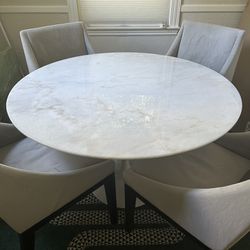 Tulip Table - Round Tulip Dining Table, Calacatta Marble, 47in × 1