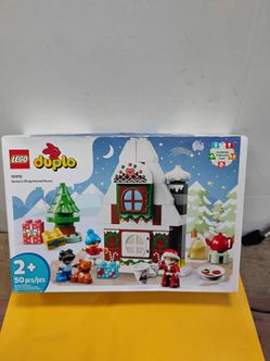 LEGO Duplo Santa's Gingerbread House (model 10976).
