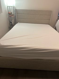 Bed frame and mattress - queen sizw