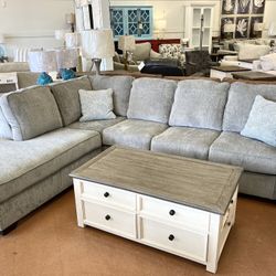New Ashley Sectional 🔥🔥 IN STOCK 