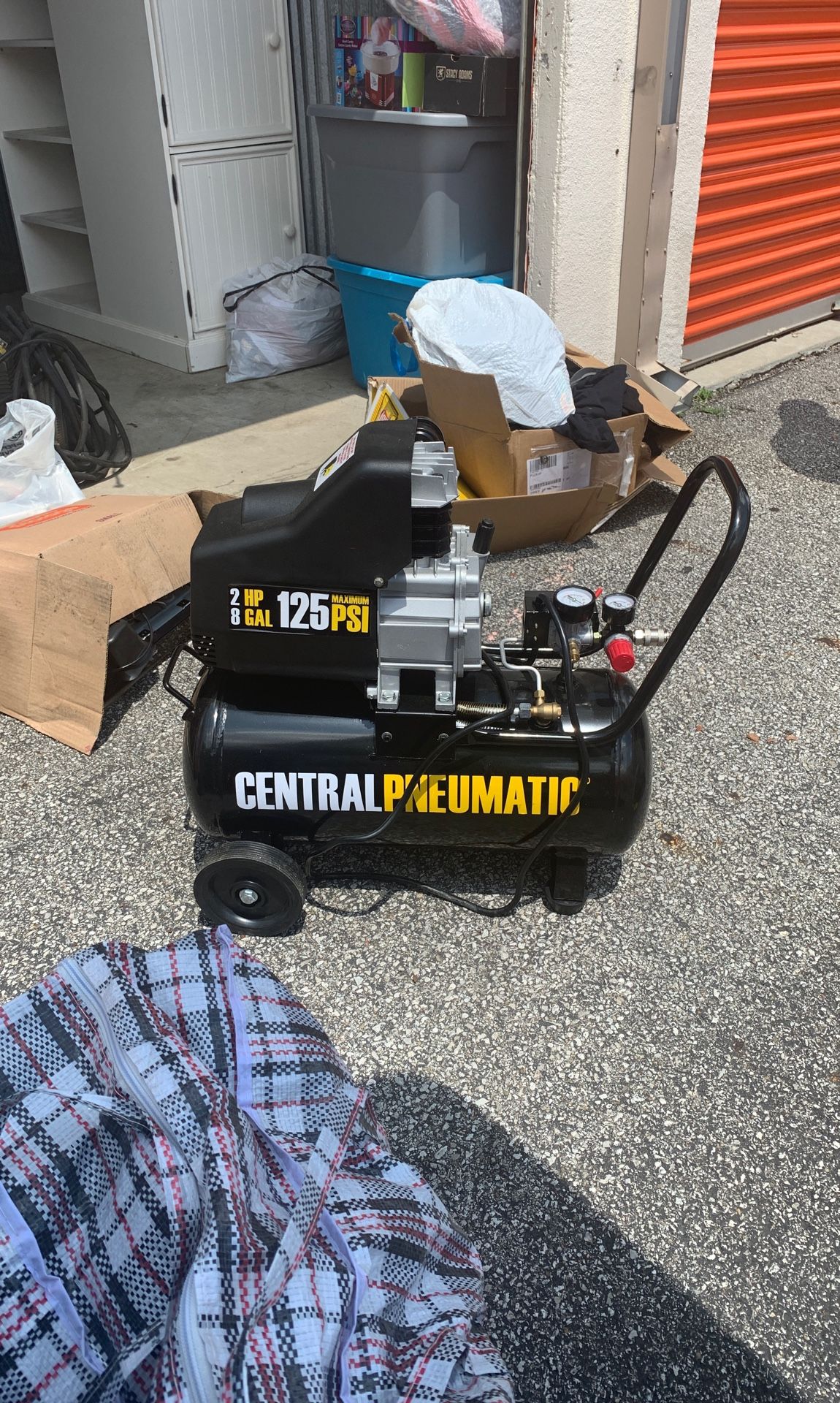 Brand new 2 hp 8 gallon 125 psi air compressor $200 or best offer