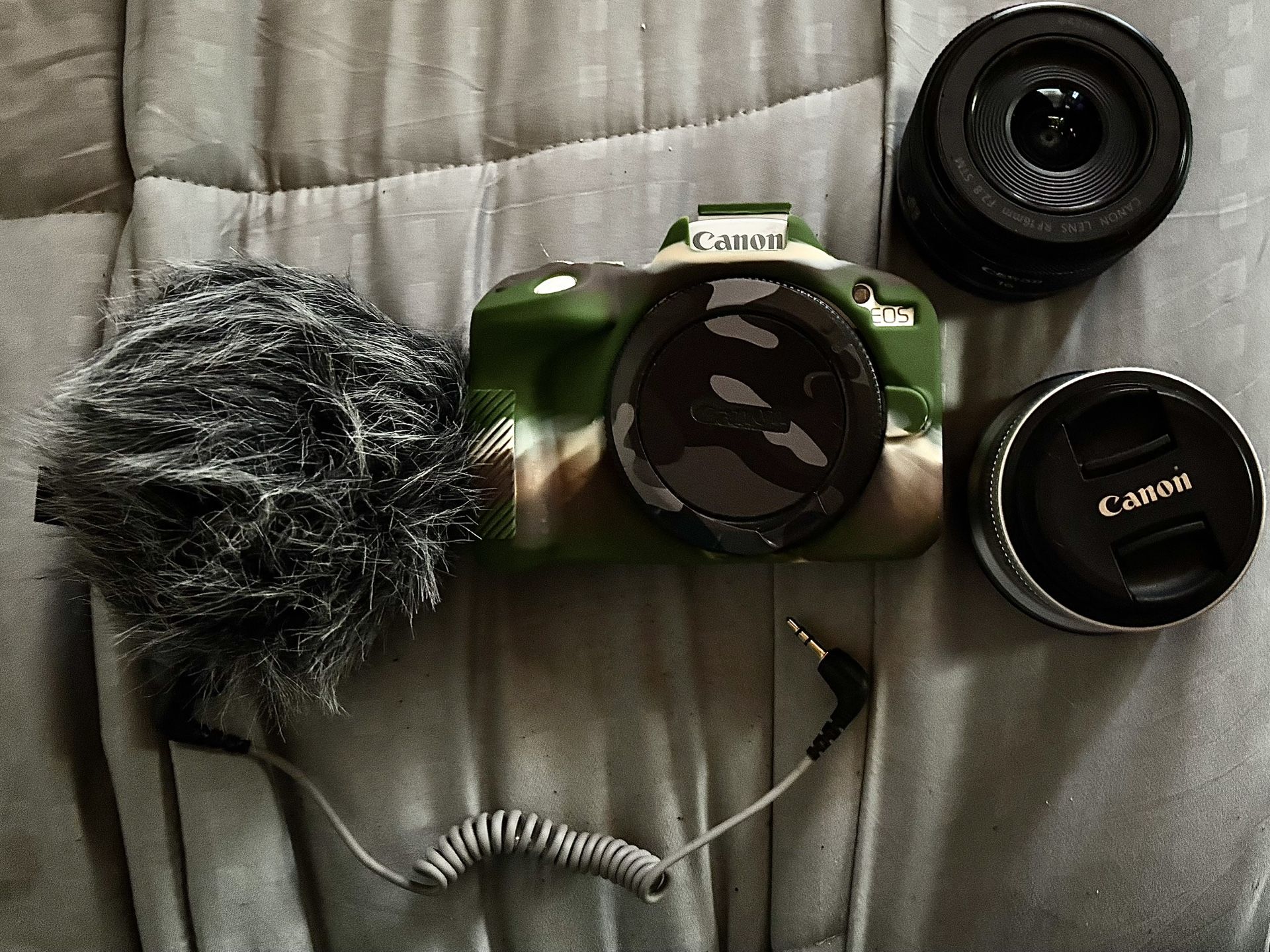White EOS R50 + Canon original RF lenses: versatile and light 18-45mm AND 16mm wide angle lenses