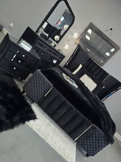 ✨️4pc Queen, King Bedrooms ✨️ Furniture Sectionals, Dining Avail