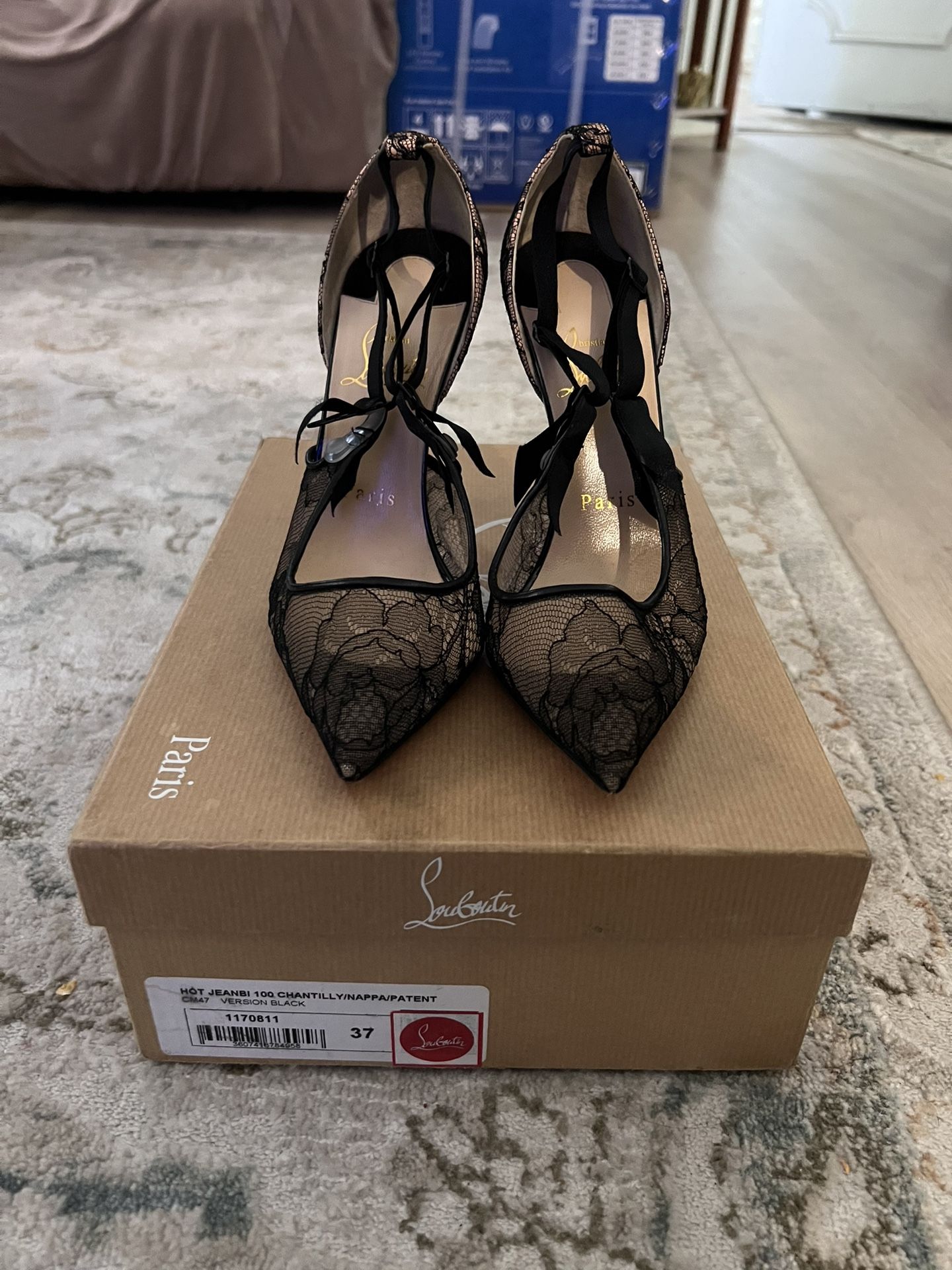 Christian Louboutin S37