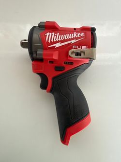Milwaukee M12 FUEL Stubby 1/2" Impact Wrench