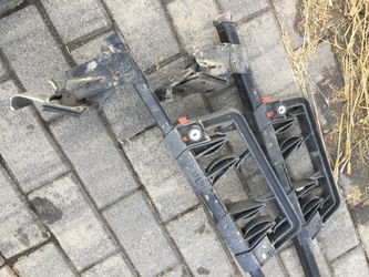 Thule ski rack car carrier with feet and bars