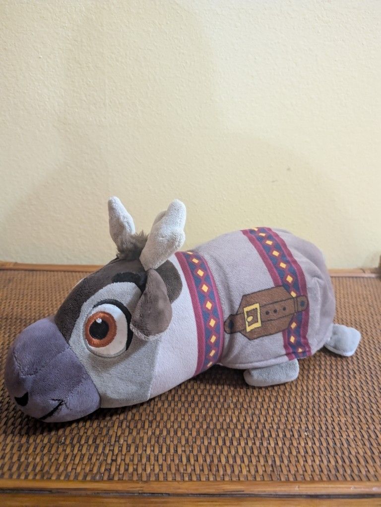 Disney Frozen Olaf To Sven FlipaZoo Plush Stuffed Toy.