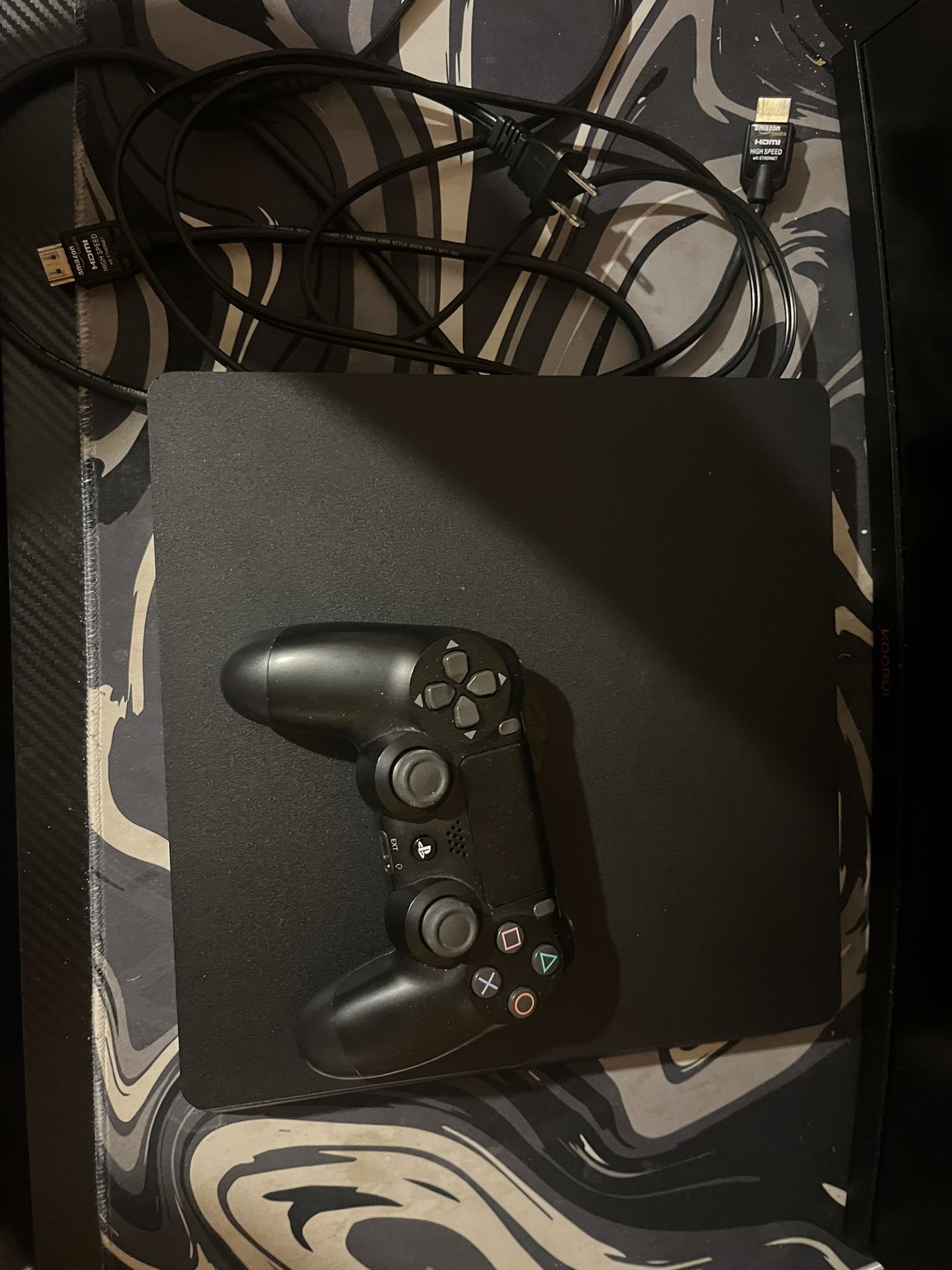 PS4 Pro Slim