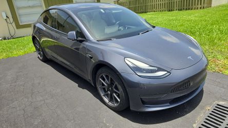 Tesla Model 3 Standard