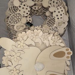 DIY Plywood Painting Wreath