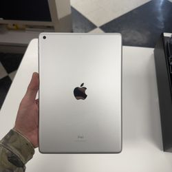 Apple iPad 9th gen 64GB WiFi 