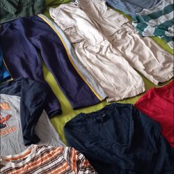 In Exallant Clean Condition Boys Winter Clothes Sizes 8,9,10,11,12 Years Old Lots Of Pants, Shirts  ,Hoodies And More All $30