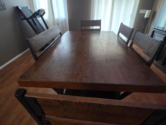 Dining room table