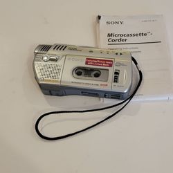 Sony  M-200MC Microcassette Recorder Pop-Up Zoom Microphone FOR PARTS. 
FOR PARTS!
Cosmetically, in VERY GOOD shape - please see the photos. No access