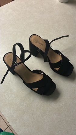 3 inch high heeled, black ladies shoes