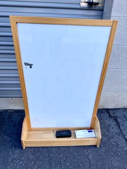 Stand-Up Magnetic Design Center / White Board