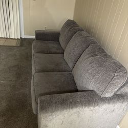 LIVING ROOM COUCH/ sofa