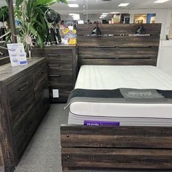 😱😱 Mothers Day Special $999!! Queen Bed Dresser Mirror & Chest With Free Mattress !! 😱😱