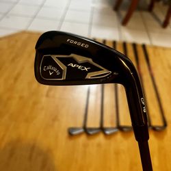 Callaway APEX Smoke CF19 Iron Set 3-PW(Missing 7 Iron) GRAPHITE Regular