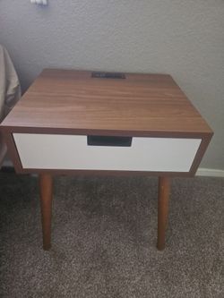2x Modern End Table with Drawer