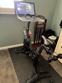 Peloton Bike w/ Extras