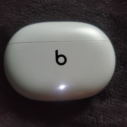 Beats Studio Wireless Earbud. Single Earbud + Case