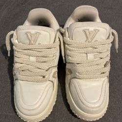LV Low Trainers 