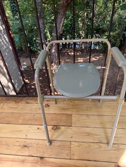 Adjustable 3-in-1 Bedside Commode Chair with Armrests