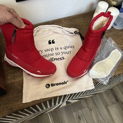 ❄️ BRAND NEW — Red Insulated Winter Boots (Water-Resistant) — Size 39 / US Women’s 8 — (CASH ONLY)