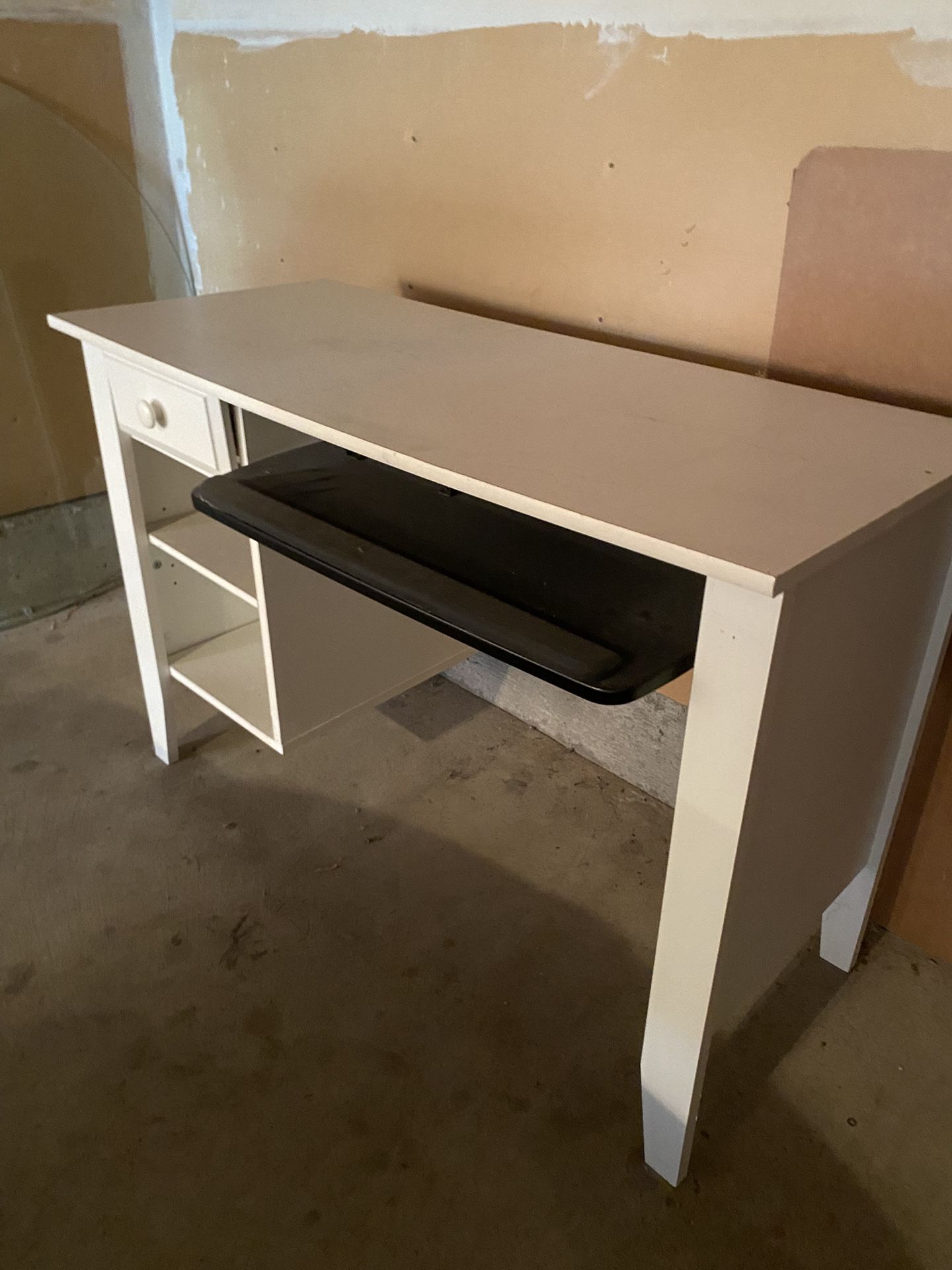 Desk , Dresser And Nightstand