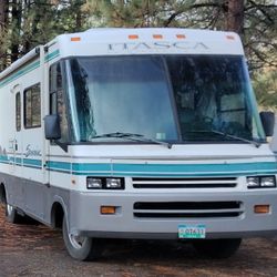 Itasca Suncruiser (Winnebago) 38k Original Miles!!!