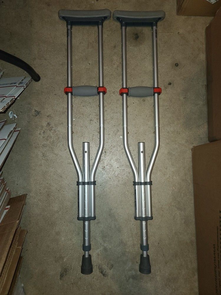 CVS Health Knock Down Universal Aluminum Crutches, 1 Pair