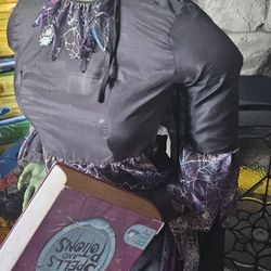 Witch 🧙‍♀️ Talks And Moves