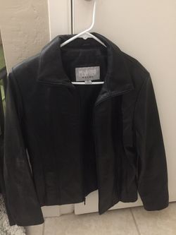 Leather jacket. Wms size med
