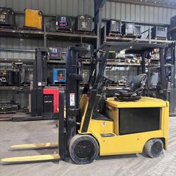 2018 Caterpillar 5000 lbs capacity electric forklift