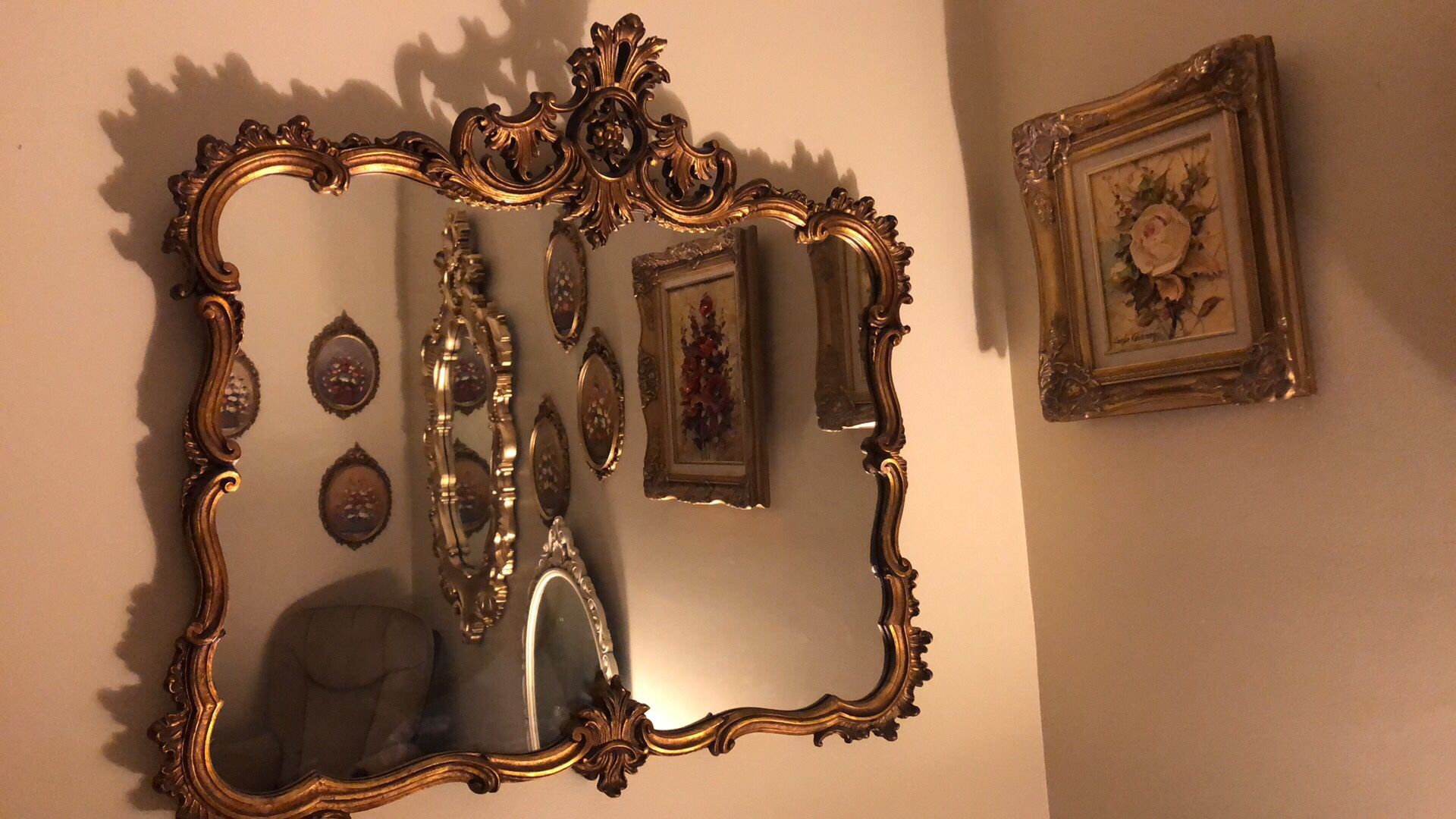 35”X35” Super Antique Vintage Ornate Heavy Wood Mirror “SERIOUS BUYERS ONLY “